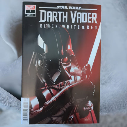 STAR WARS: DARTH VADER BLACK WHITE & RED #2 - SALVADOR LARROCA 2023