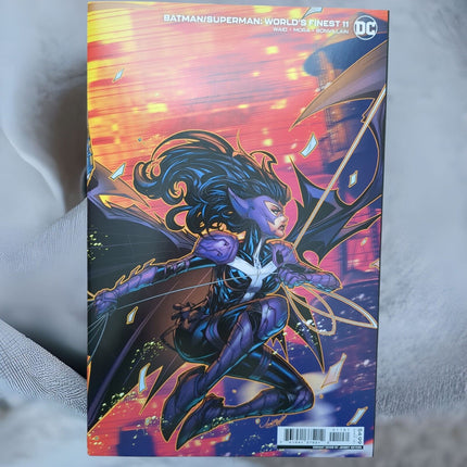 BATMAN SUPERMAN WORLDS FINEST #11 HUNTRESS CONNECTING VARIANT 2023