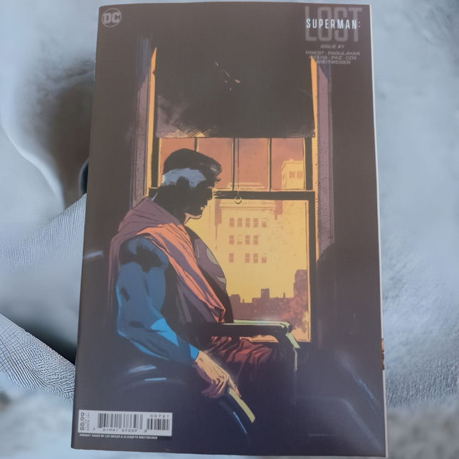 SUPERMAN LOST #7 - LEE WEEKS VARIANT (2023)
