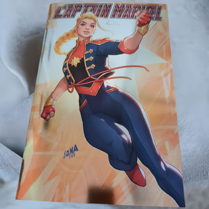 CAPTAIN MARVEL #1 - DAVID NAKAYAMA - FOIL VARIANT (2023)