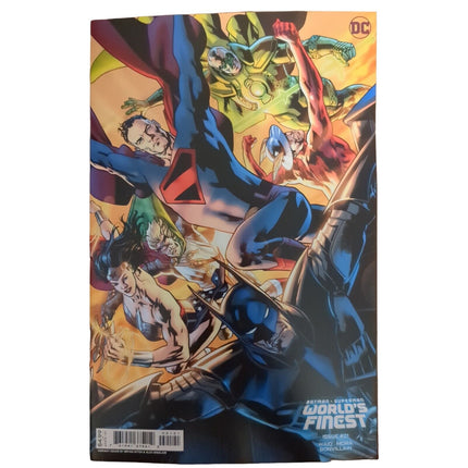 BATMAN SUPERMAN WORLDS FINEST #21 - BRYAN HITCH VARIANT (2023)