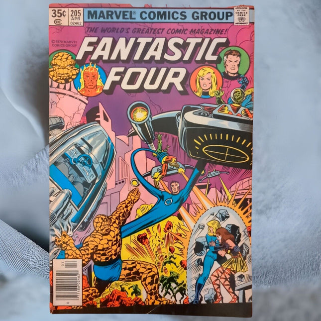 FANTASTIC FOUR #205 - NEWSSTAND  (1979) KEY COMIC - FIRST FULL APP OF NOVA CORPS