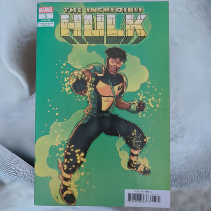 THE INCREDIBLE HULK #5 - ERNANDA SOUZA - COMUNIDADES VARIANT (2023)
