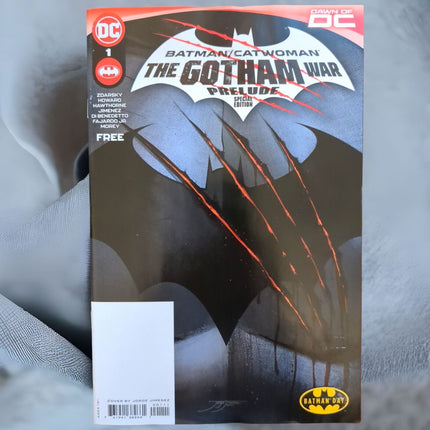 BATMAN CATWOMAN THE GOTHAM WAR PRELUDE #1 - JORGE JIMENEZ BATMAN DAY (2023)